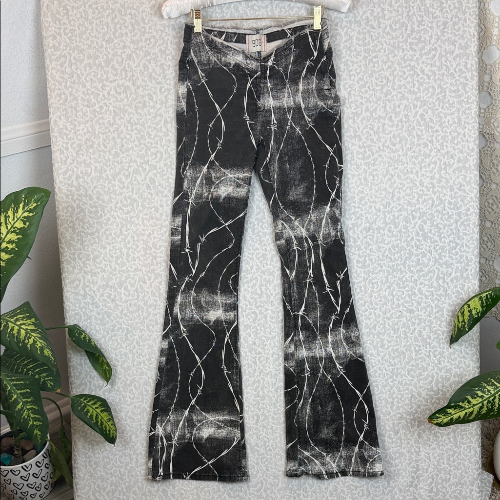 Bdg Urban Outfitters Printed Ruched V-Front Flare Jeans Lightweight Pants Sz.25